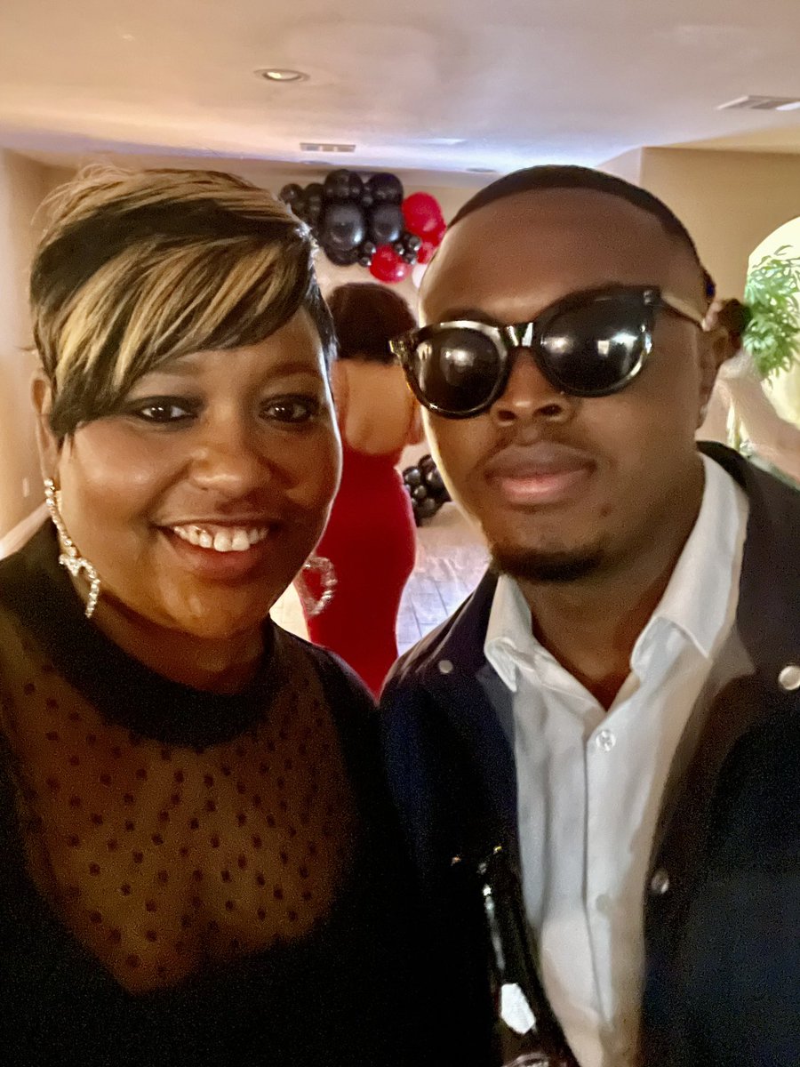 AngieDWilson71's tweet image. #TaylorMade #firstcousins #oldest2youngest #dellapearlgrandkids @THETomHanks_