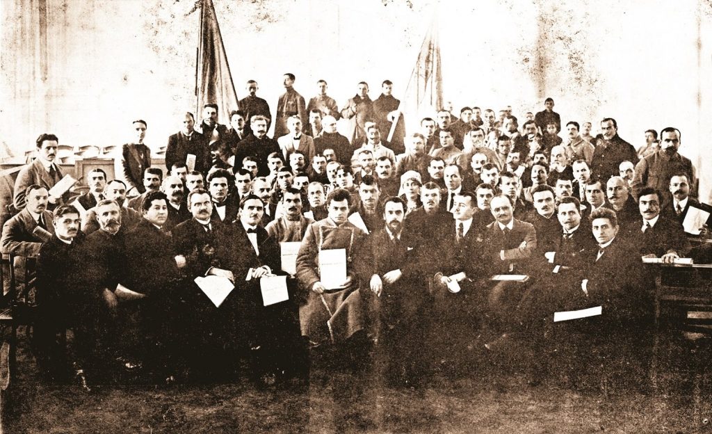 Munteanu20's tweet photo. In 2022 we mark 104 years since the Act of Union of Bessarabia w Kingdom of Romania, voted by Sfatul Țării (March 27, 1918). The Sfatul Țării acted then as a legislative council. It proclaimed a conditional unionwith Romania, recognized by UK, France, Italy (1920 Treaty of Paris) https://t.co/zlu6ktxebX