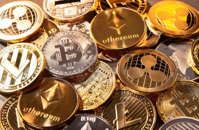 CoinMetrics101's tweet photo. Which one will happen first in Q2'22 ? 🔥🧨
$BTC = $65K
$ETH = $4K
$ADA = $3
$BNB = $600
$LTC = $200
$SOL = $180
$DOT = $38
$LUNA = $130
$MATIC = $3
$EOS = $4
$ATOM = $40
$XRP = $2
$XLM = $1
$FTM = $3
$ALGO = $3
$XTZ = $9
$LINK = $27
$XEM = $1
$VET = $20c
$ZIL = $30c
$TRX = $15c https://t.co/uySF74wAR5