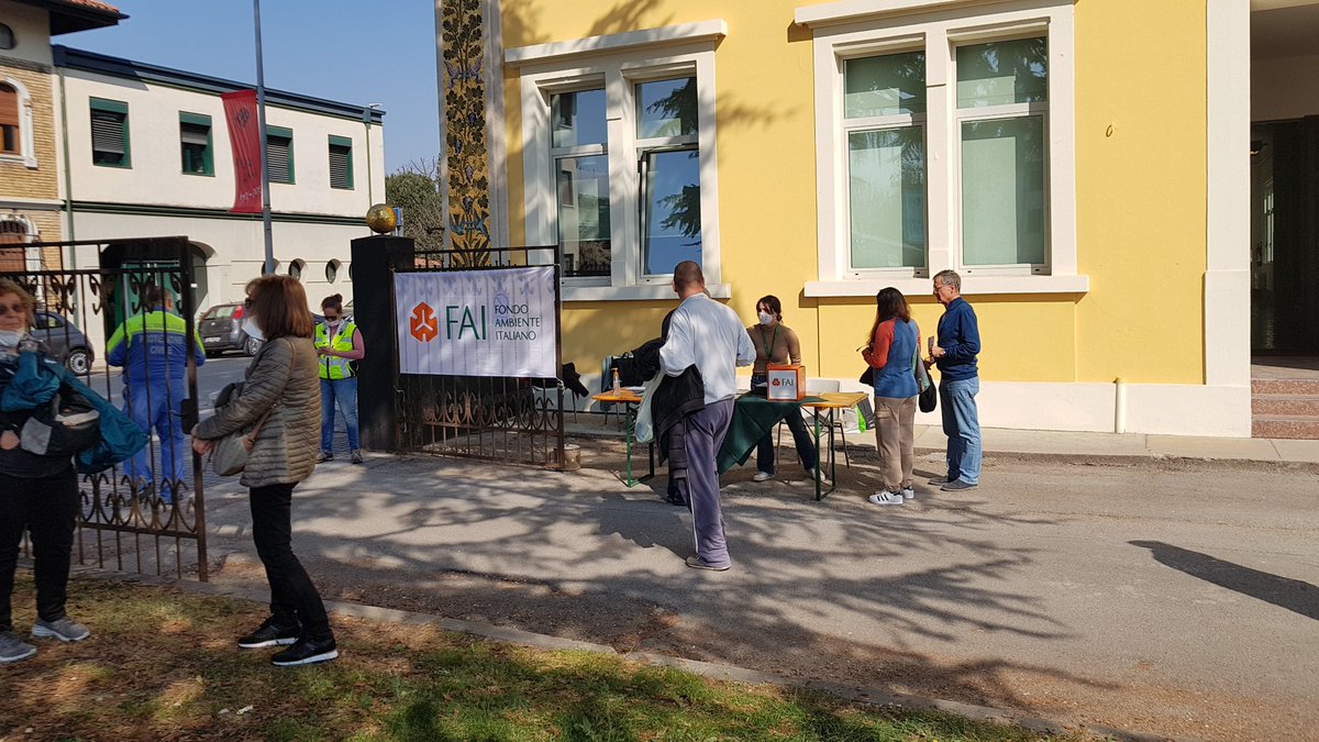 #giornatefaidiprimavera La Scuola apre le sue porte e vi aspetta, oggi, domenica 27 marzo 2022, dalle ore 10 alle 17.30. I volontari FAI vi accoglieranno e gli apprendisti ciceroni vi accompagneranno.
Buona visita alla Scuola Mosaicisti del Friuli a #spilimbergo.