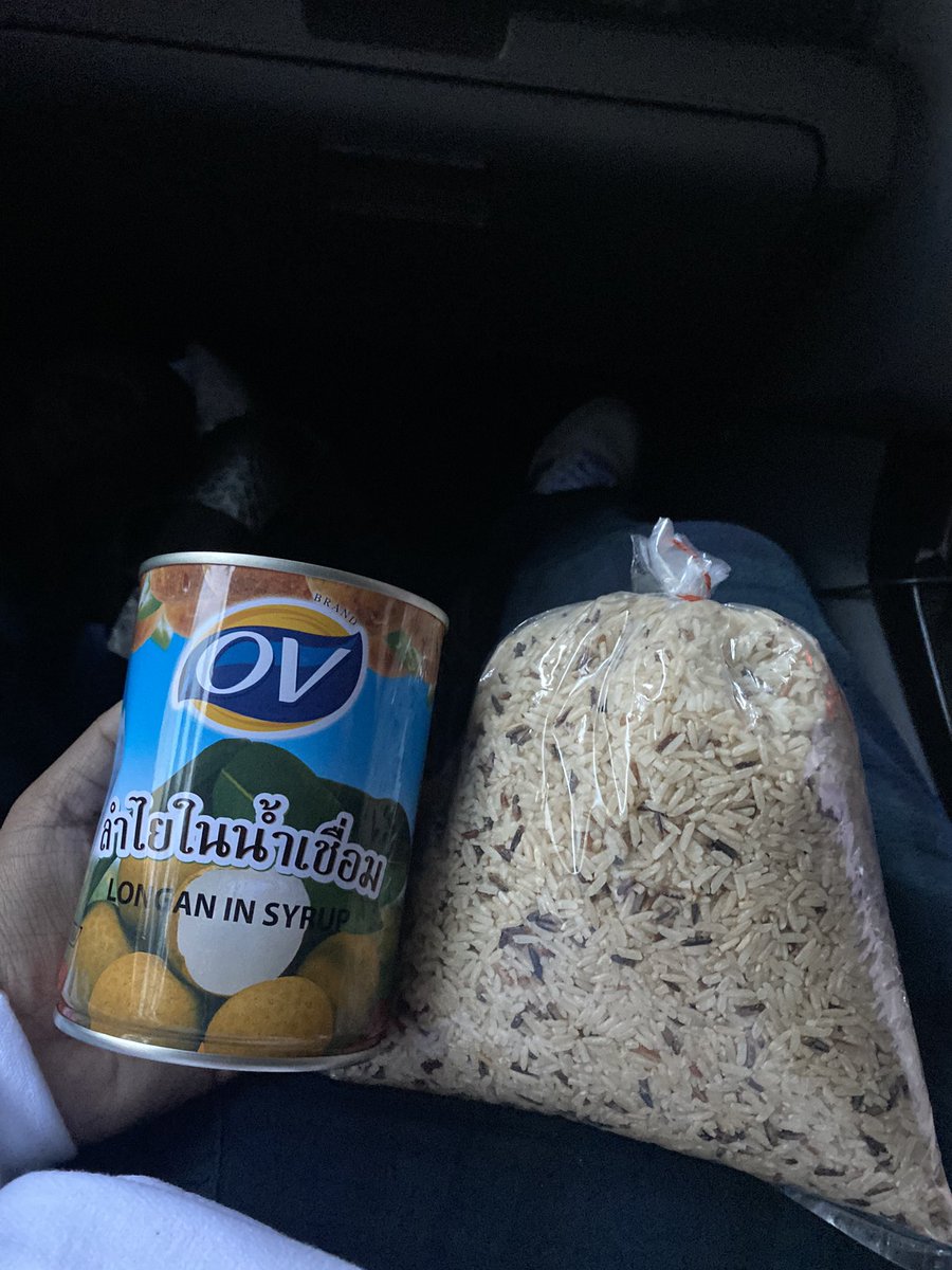 มางานแล้วนอกจากจะได้ดูบรรยากาศน่ารักๆแล้วก็ยังมีข้าวกับลำใยกระป๋องกลับบ้านด้วย 🙏🏼🙏🏼🙏🏼

#LodestarLalisaDay #Lalistory 

HBD LALISA MANOBAL  #오늘쁘생일인데어쩔릴리 #SuperstarLalisaDay #LovingLisaDay