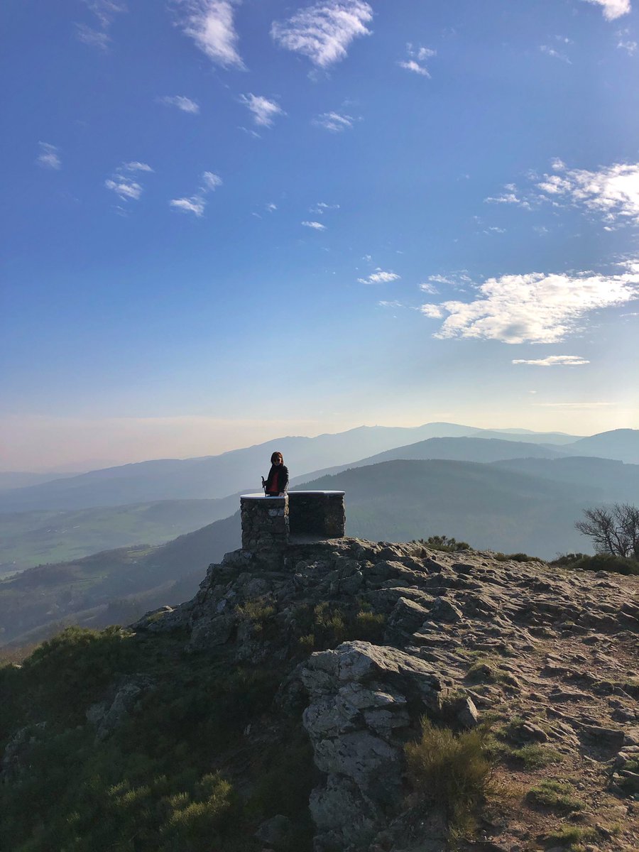 Blandine_42's tweet image. S’aérer dans le #Pilat et grimper jusqu’à La Chapelle 💙 #MontMonnet 
#MagnifiqueFrance #loirestory