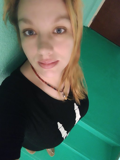 No makeup, no edits, just pure post concert https://t.co/9dnziNMfOQ