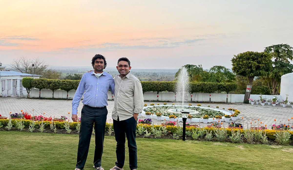 PriyankM_IAS's tweet image. We’re almost rounding off to it being a decade since we left @LBSNAA_Official, and 
the delight of meeting your #batchmate only seems to grow over the years. :)

This one’s from when dear friend, @DocArunt came visiting 

#IAS #2013Batch