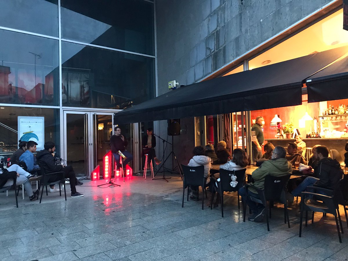 ERCGentTordera's tweet photo. 🏘️ Ahir a la tarda vam estar parlant de l'accés a l'habitatge amb el diputat Pau Morales (@PauVilassar). Moltes gràcies Pau i a tots els assistents que, tot i la pluja, no us vau voler perdre el debat. #Tordera @ERCTordera @joventtordera @ERCMaresme @joventBBM https://t.co/XMstGtzW4F