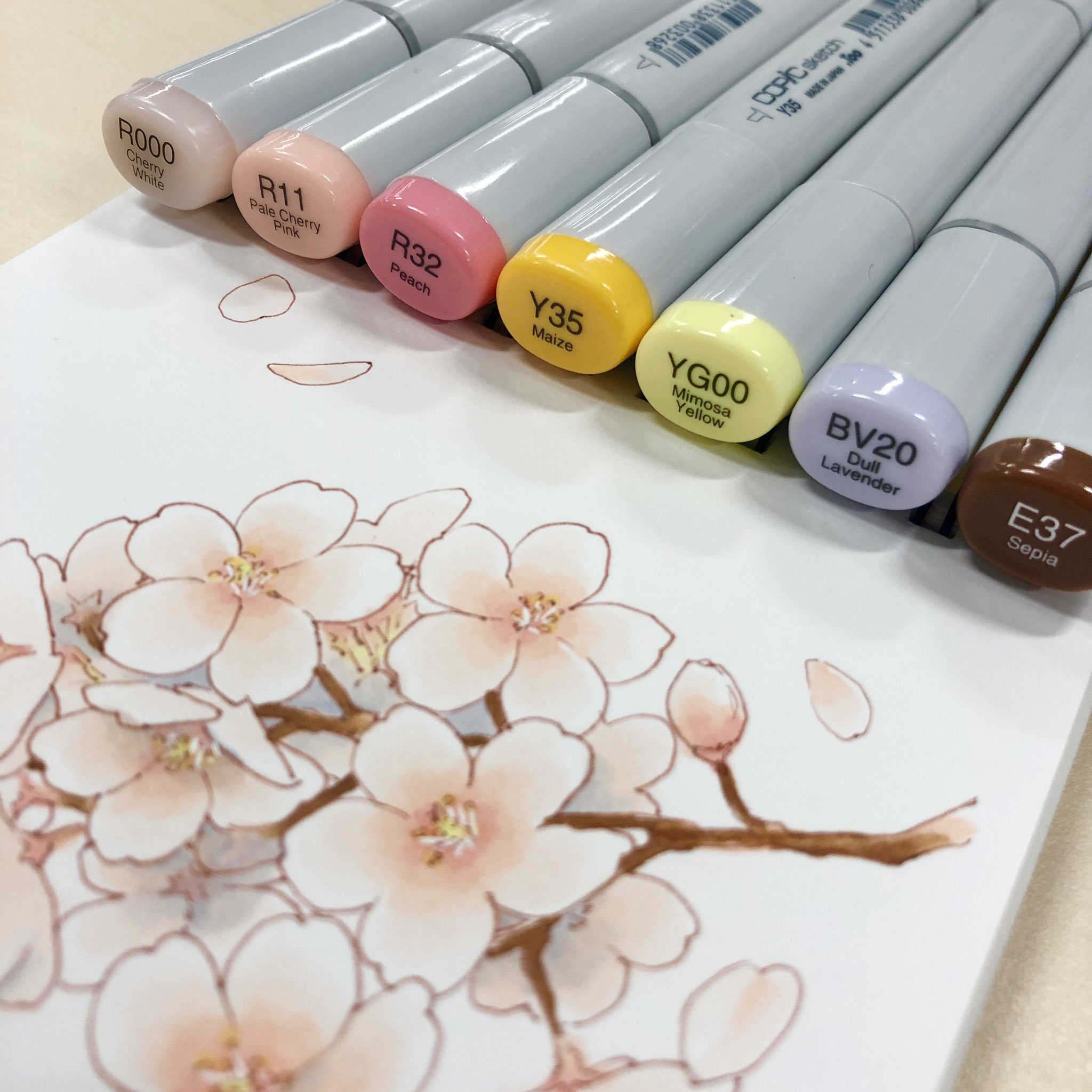 コピック公式 Copic Official 本日は さくらの日 肌の色塗りにも人気のr000は 桜の花にもぴったりです 関東はまだ寒い日もあり 満開へはあともう少しという感じですが暖かい地域では咲いてそうですね 春モチーフのイラストもたくさん集まっており