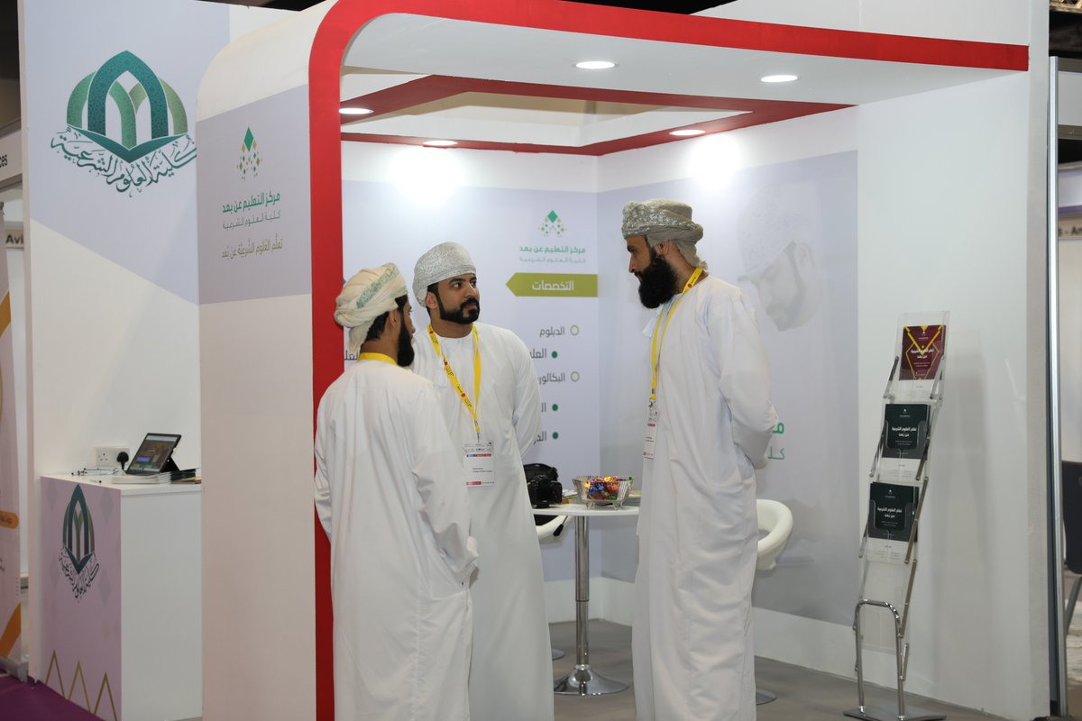 وتعرض الكلية خلال المشاركة مجموعة البرامج الأكاديمية والتخصصات التي تقدمها سواء لطلبة الدبلوم العام أو مختلف فئات المجتمع، وسواء أكان ذلك بنظام الحضور وجها لوجه أو بنظام التعليم الإلكتروني.

#معرض_جيدكس