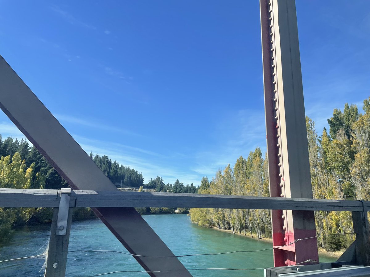 MariaBoixxarr's tweet photo. Cruzando puentes #Luggate #NZ https://t.co/AoBwxbMRcm