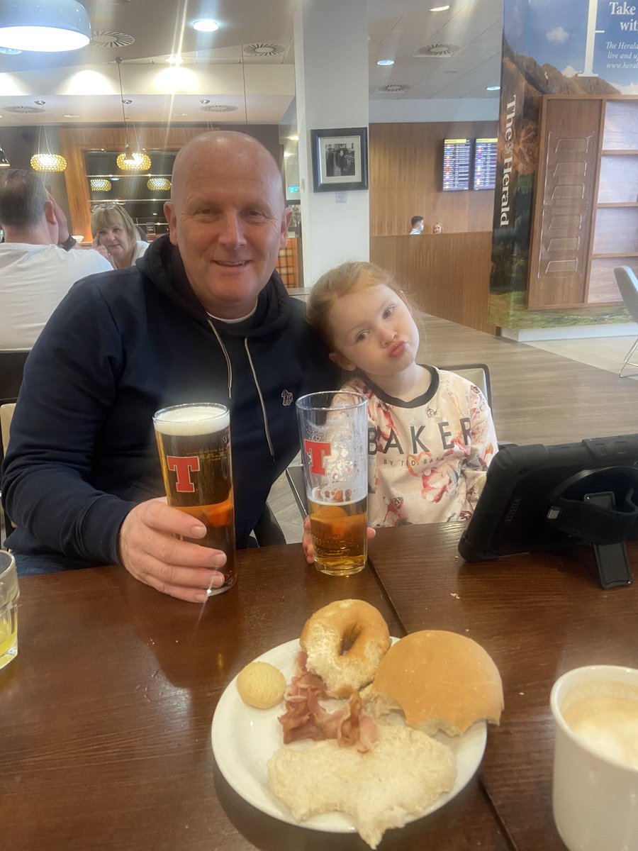 rablang68's tweet photo. Last Red T for a week , off to Tenerife @TennentsLager https://t.co/Hy43Lr36ZF