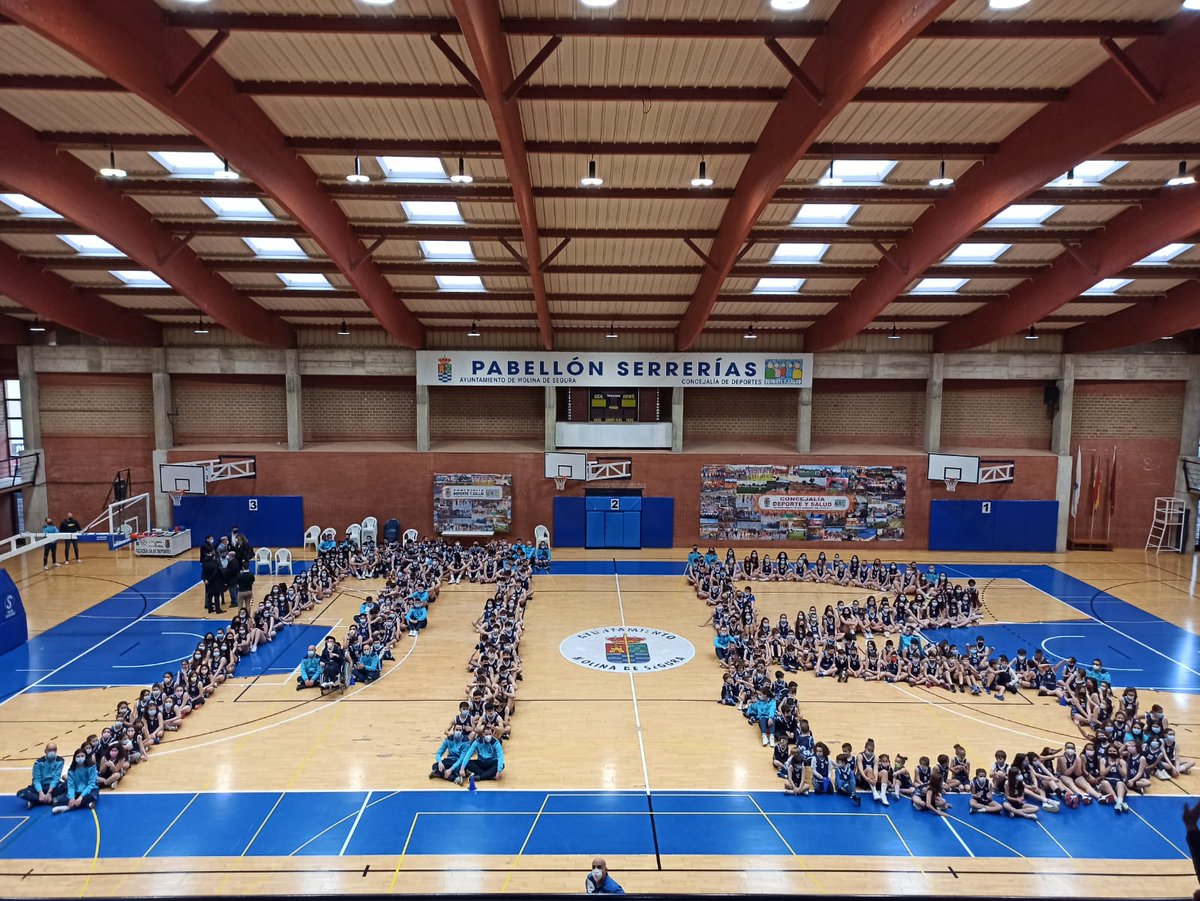 Otro día para el recuerdo. 

Cada vez somos más en esta causa. 

Sigamos haciendo historia en el deporte molinense y murciano. 

Por muchos años más juntos. 

#familiaMB
#unaCiudadQueEncesta