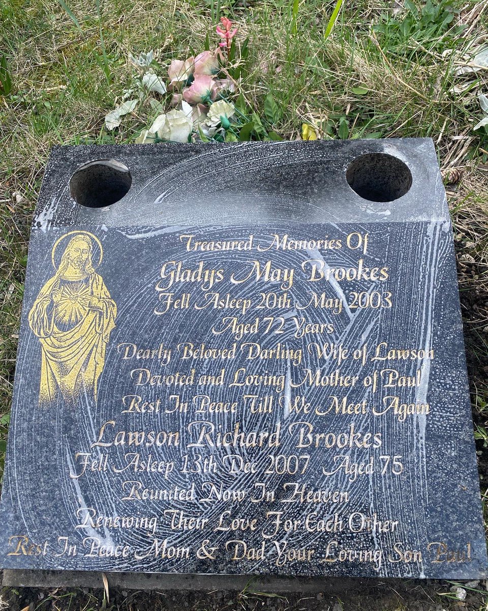 Graveone's tweet photo. Remembering You Grave Tending, tending graves across the uk either scheduled visits or one off deep cleans #grave #gravestone #marble #granite #nationwide https://t.co/PvkkHYUWM8