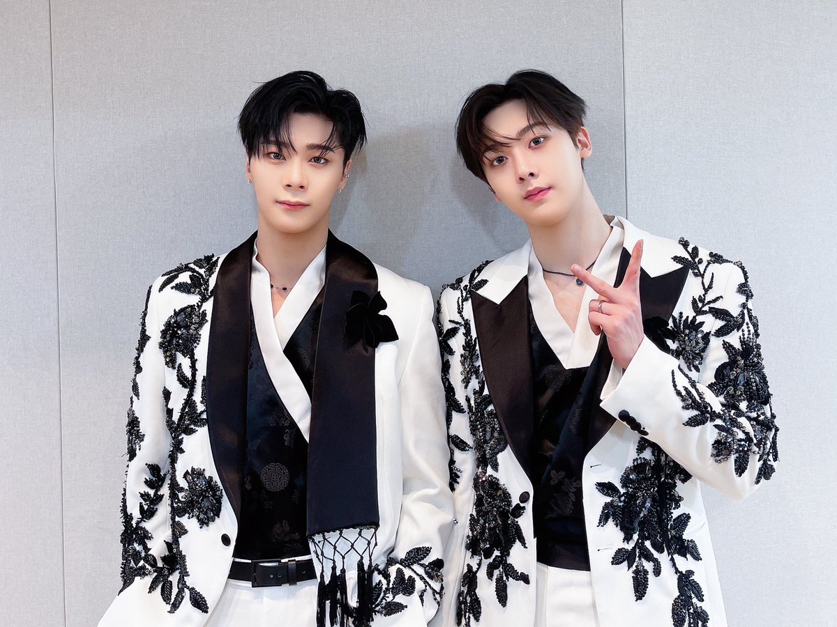EunWoo_star_'s tweet photo. #WHO광작렬_문빈산하_구원끝
막방까지무뿌무뿌완!!💜💜 https://t.co/7tzbF3eCou