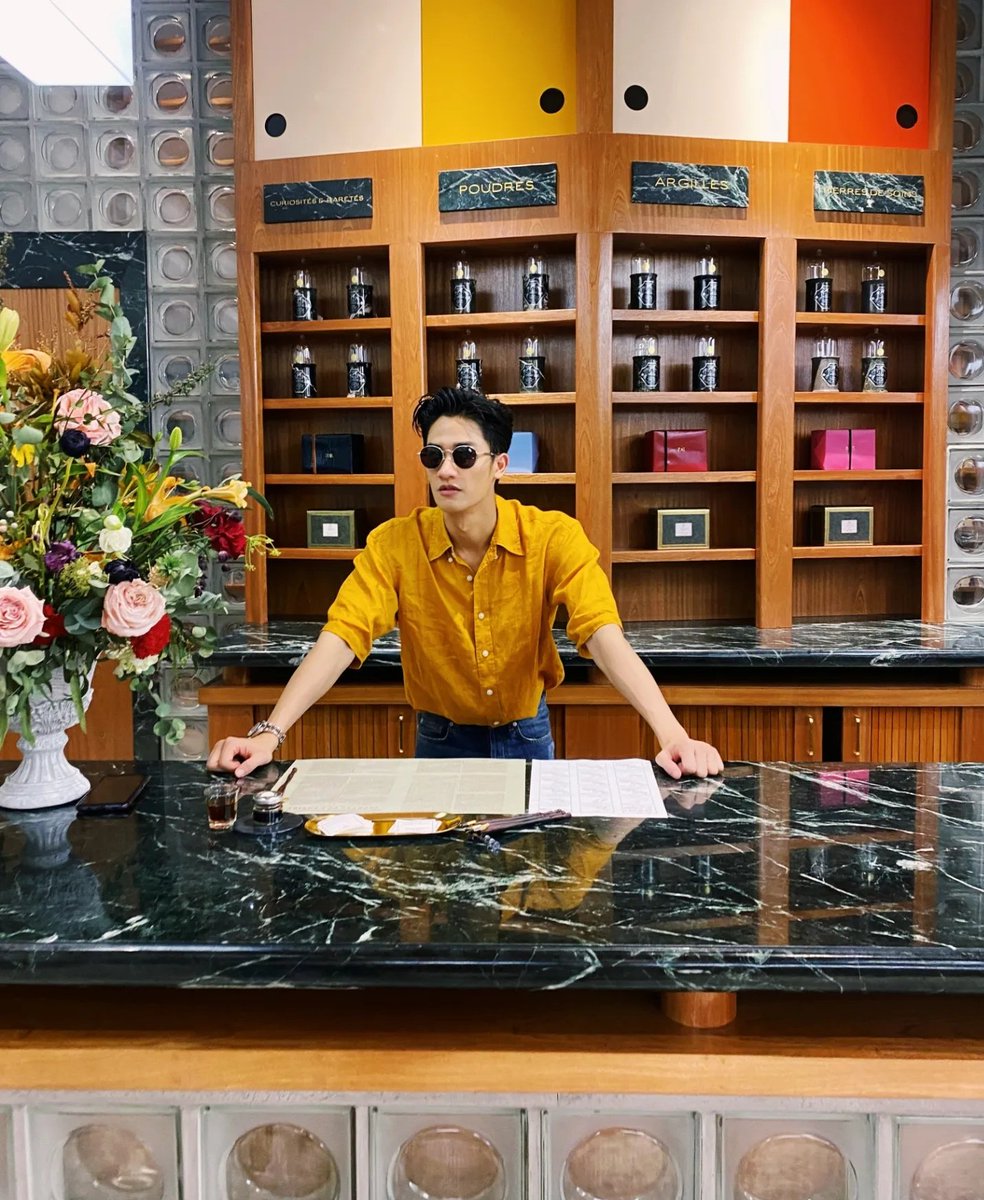 Tawan_V tweet picture