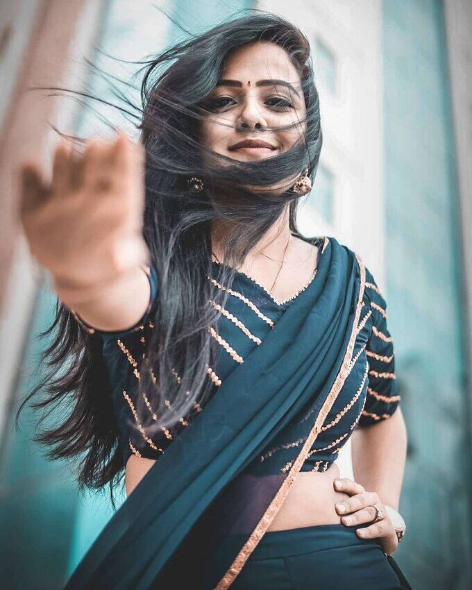 VaishnaviOff's tweet photo. Don't Go Anywhere, Weekends 💚
#VaishnaviChaitanya #Vaishnavi
#ValimaiOnZEE5 #Valimai https://t.co/KpIG7HtFUb
