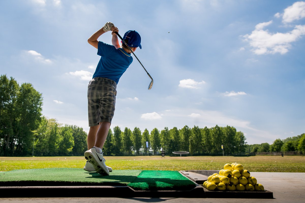 KempenseGolf's tweet photo. Tellen jullie mee af naar onze driedaagse jeugdstage op 13, 14 en 15 april? ⛳️ Het wordt een leuk en afwisselend programma met sport en spel. Mail ons voor meer info en inschrijving! Ook niet-golfende vrienden zijn van harte welkom voor deelname 🥳 #jonggeleerdisoudgedaan https://t.co/mi4JHRICq6