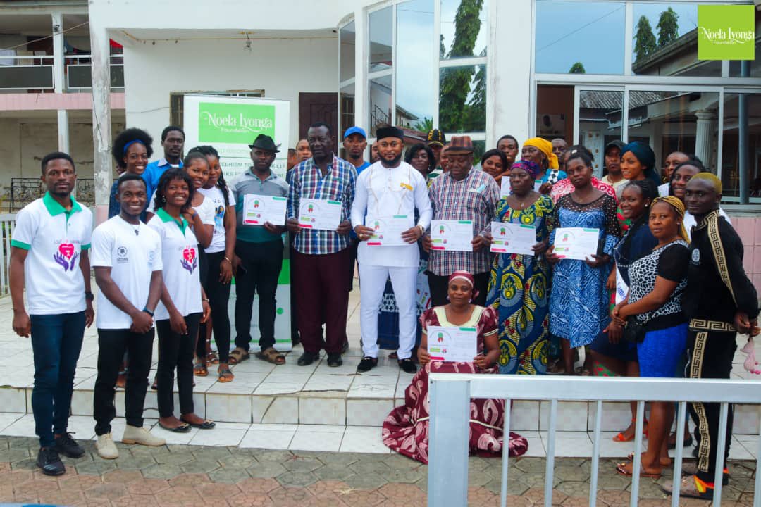 In line with our Holiday Kindness Programme, we are happy to have successfully trained 31 #volunteer First Aiders in the #Muea Community in #Buea the #SouthWestRegion of #Cameroon. 

Click for more: facebook.com/19747986729546…

#loveforhumanity
#NoelaLyongaFoundation
#inspiresomeone