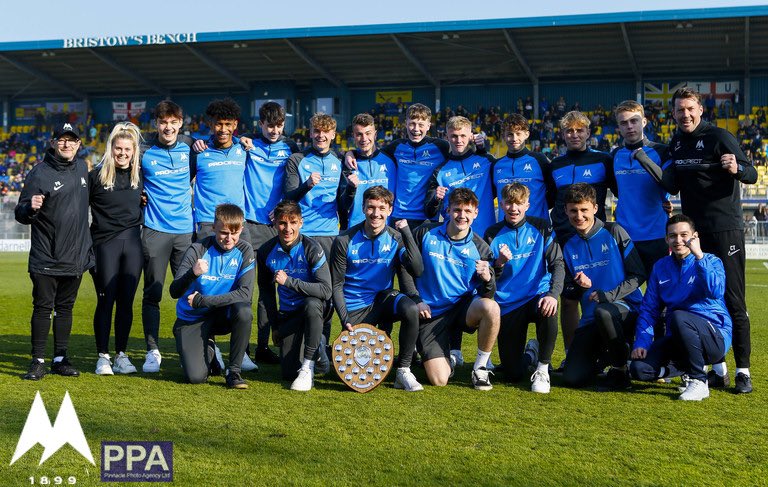 TUFC1899's tweet photo. 🟡 Happy Sunday, Yellow Army! #tufc https://t.co/ndG54LQUOz
