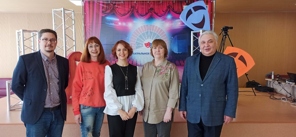 🎭Сегодня экспертным советом Пензенской области были объявлены победители окружного фестиваля «Театральное Приволжье» 2022 года. Председателем экспертного совета выступил художественный руководитель Пензенского ТЮЗа Владимир Карпов. 

#ПензенскийТЮЗ #театрпенза