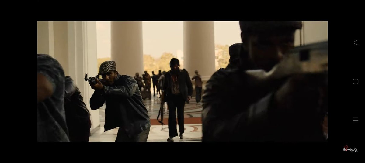 Tenali_kurrodu's tweet photo. K ramp shots
#KGFChapter2Trailer https://t.co/DPEM6TvXCj