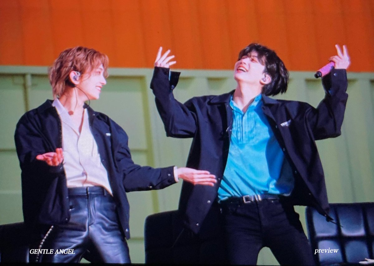 gentleangel_95's tweet photo. 220327 캐럿랜드 #세븐틴 #정한 #조슈아

 알콜 프리 추는 중 https://t.co/ABg0BGTAPg