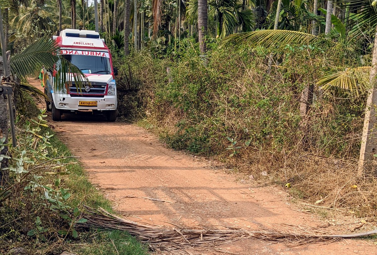 StoicOnWheels's tweet photo. Neighbour at my village near Tumakuru died of heart attack inside family court on 25th March. Was frustrated fighting for ~5 years. Didn't have access to son either. His aged parents now alone, depressed.
@KirenRijiju sir is overseeing execution of #MaleGenocide by #Milords
1/n https://t.co/BU9Ez6dUWt