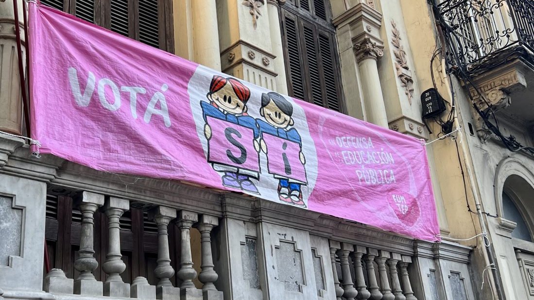 “La educación, como la luz del
sol, puede y debe llegar a todos”

✅Sí a la educación pública,
✅Sí a las y los docentes organizados,
✅Sí al futuro que soñamos para todas y todos nuestros estudiantes ☀️

#VivaLaEducaciónPública <a href="/FenapesUruguay/">⭕️Fenapes</a> <a href="/FumTep/">FUM-TEP</a>