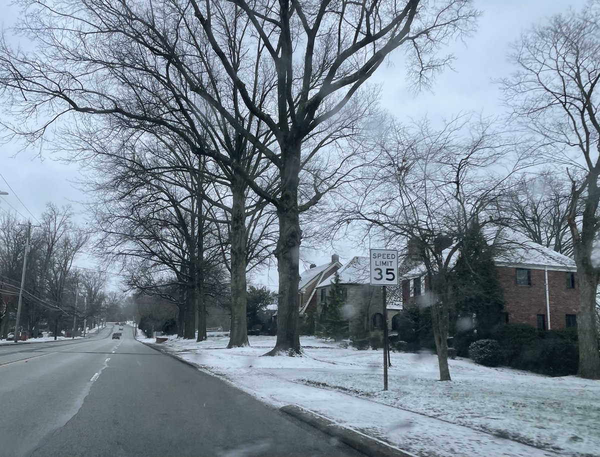HPennebaker's tweet photo. ❄️It’s snowing on March 28. Send help.❄️ https://t.co/qD9sQfZccL
