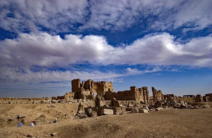 zm_style's tweet photo. #Rusafa 
#Sergiopolis
Al-Rusafa; Pearl of Levant Desert
It is one of the oldest ancient Syrian cities dating back to the #Roman and #Byzantine eras
The site is located in eastern #Syria south of Euphrates river, 30km away from al-Raqqa, 200 km south east of Aleppo. https://t.co/f3SSBNneVr
