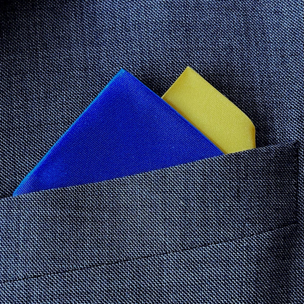 supernova_scarf's tweet photo. @StartAnew71 @PrettyGreenSub Thank you, very kind! I’ve loved the journey, enjoyed creating my scarves and sending them around the world. Met some brilliant people 😘. Time for pastures new ..I’m trying to raise cash for Ukraine appeal with my new pocket handkerchief. £10 of each one sold goes to DEC Ukraine https://t.co/MSestIqqIc