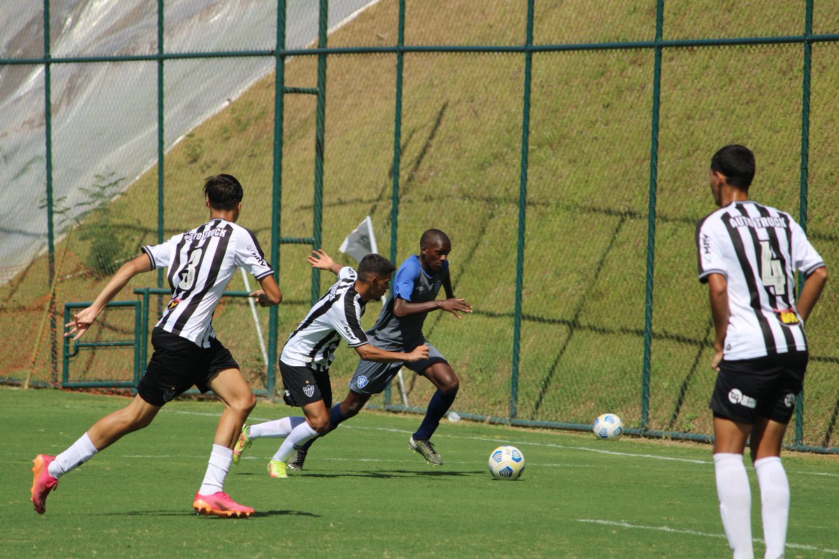 dedejogador05's tweet photo. " Quem insiste em te criticar, é porque sempre quis estar no seu lugar " ⚽🤘💖 https://t.co/EWuyqgzgHW