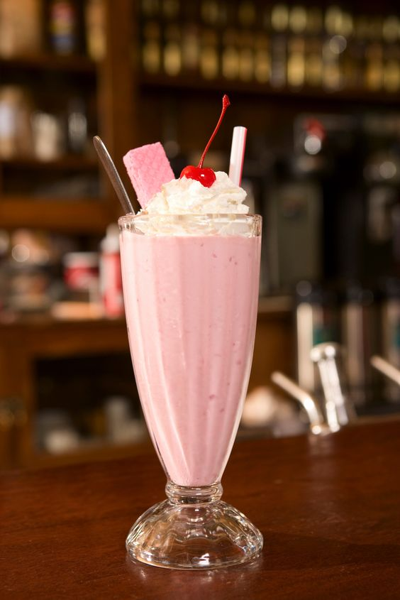 cafe4ggs's tweet photo. order: pink cupcake and strawberry milkshake
for: @tzusouis

from: vivi, chaehyun and @zZzyeojins
message 💌: my fav ilysm https://t.co/K2rRZzwjeQ