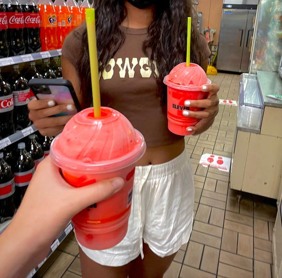 cafe4ggs's tweet photo. order: red slushie 
for: @diorsbestgirl

from: leeseo
message 💌: that will be €2.50 pls x https://t.co/rVQ7H2FyQU