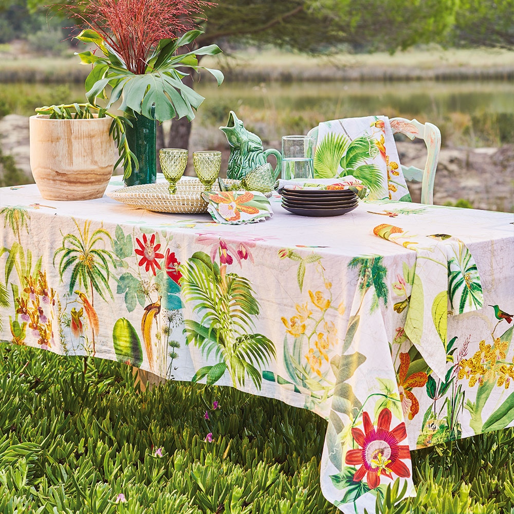 Didriks190's tweet image. Travel to paradise without ever leaving home! The @GTlinensUSA Escales Paradis collection features a gorgeous blend of exotic plants and birds to transport you across the world 🦜🌴

Shop the collection: l8r.it/zrIN
.
.
.
#garnierthiebaut #frenchlinens #acryliccoated