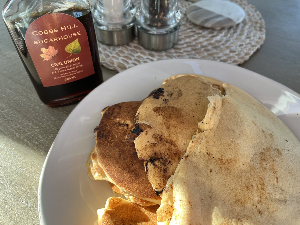 LexieOConnorWX's tweet photo. Banana pancakes just seemed right for this morning 🤗🥞 

 #mainemapleweekend @WGME https://t.co/Koz9JOdW4q