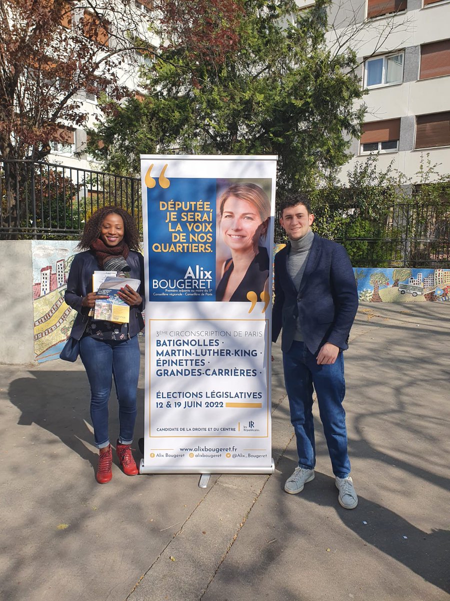 AureliAssouline's tweet photo. La #Team17 hier au marché #Navier pour diffuser l'acte de candidature de ma collègue Alix Bougeret avec Paul Hatte 

#AlixLaVoixDeNosQuartiers https://t.co/gurf7yW6xJ
