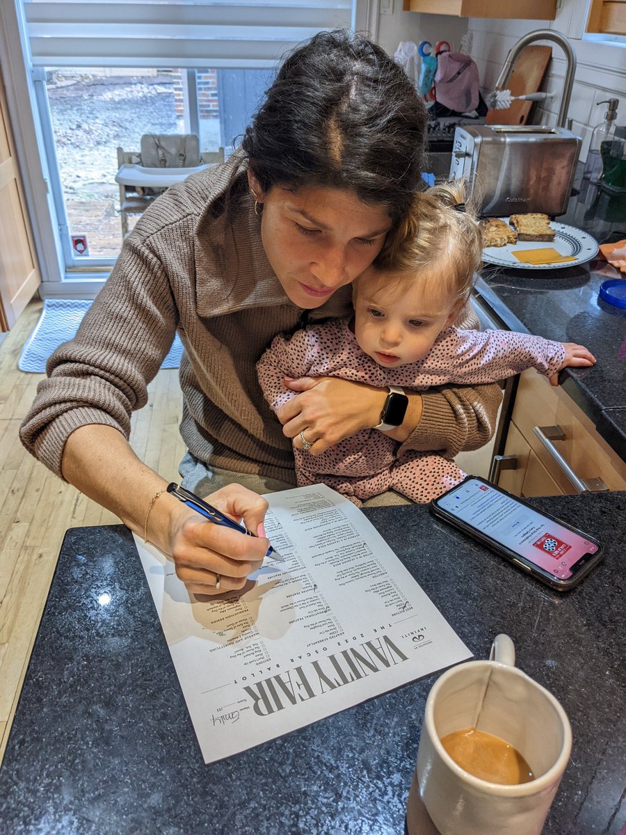 The serious business of #Oscar morning <a href="/littlegoldmen/">Little Gold Men</a> <a href="/kateyrich/">kateyrich</a> <a href="/rilaws/">Richard Lawson</a> <a href="/VanityFair/">VANITY FAIR</a>