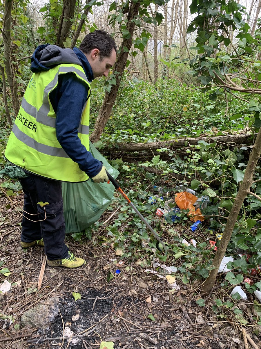 💚 This #MothersDay2022 we spent time with Mother Nature 💚 

It took 25 volunteers just 2 hours at the Brent Reservoir (Welsh Harp) to collect 80 bags of litter plus signs, mattresses, pipes. 

It’s so easy to make a big, positive impact on your environment
#plasticpollution
