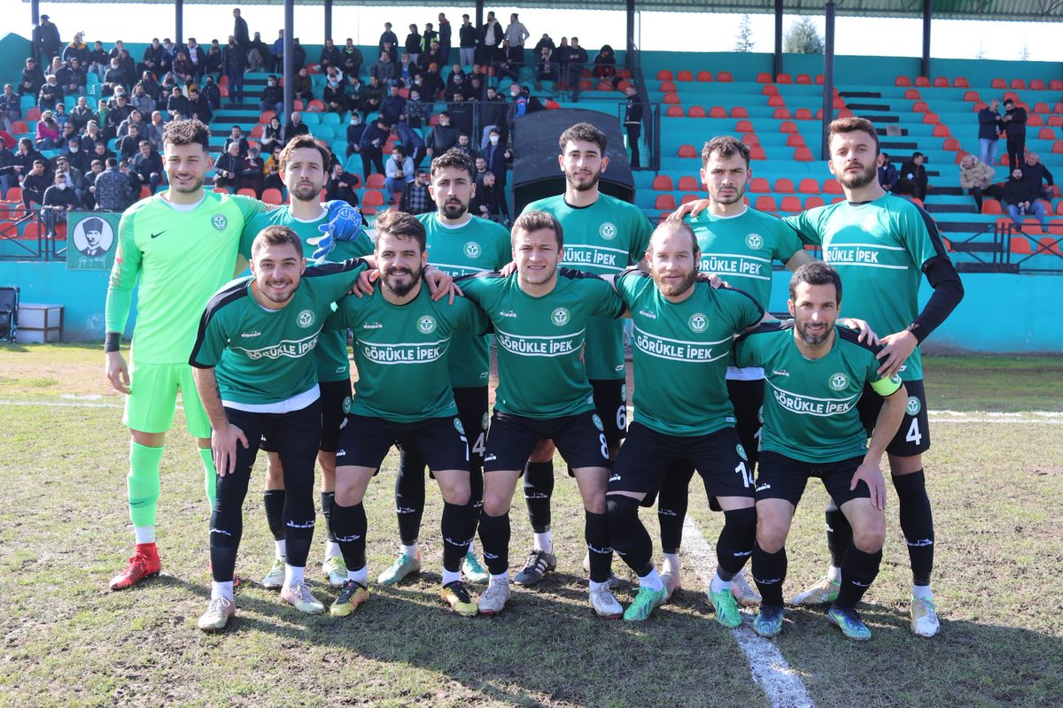 gorukleipeksk's tweet photo. Takımımızın maç yapmadığı haftada rakiplerimizin puan kaybetmesiyle birlikte son iki haftaya lider giriyoruz..Haydi Görükle haydi Nilüfer haydi Bursa bu sene bitirelim bu işi..Birlik zamanı #hedef3lig https://t.co/bp2s6tU91u