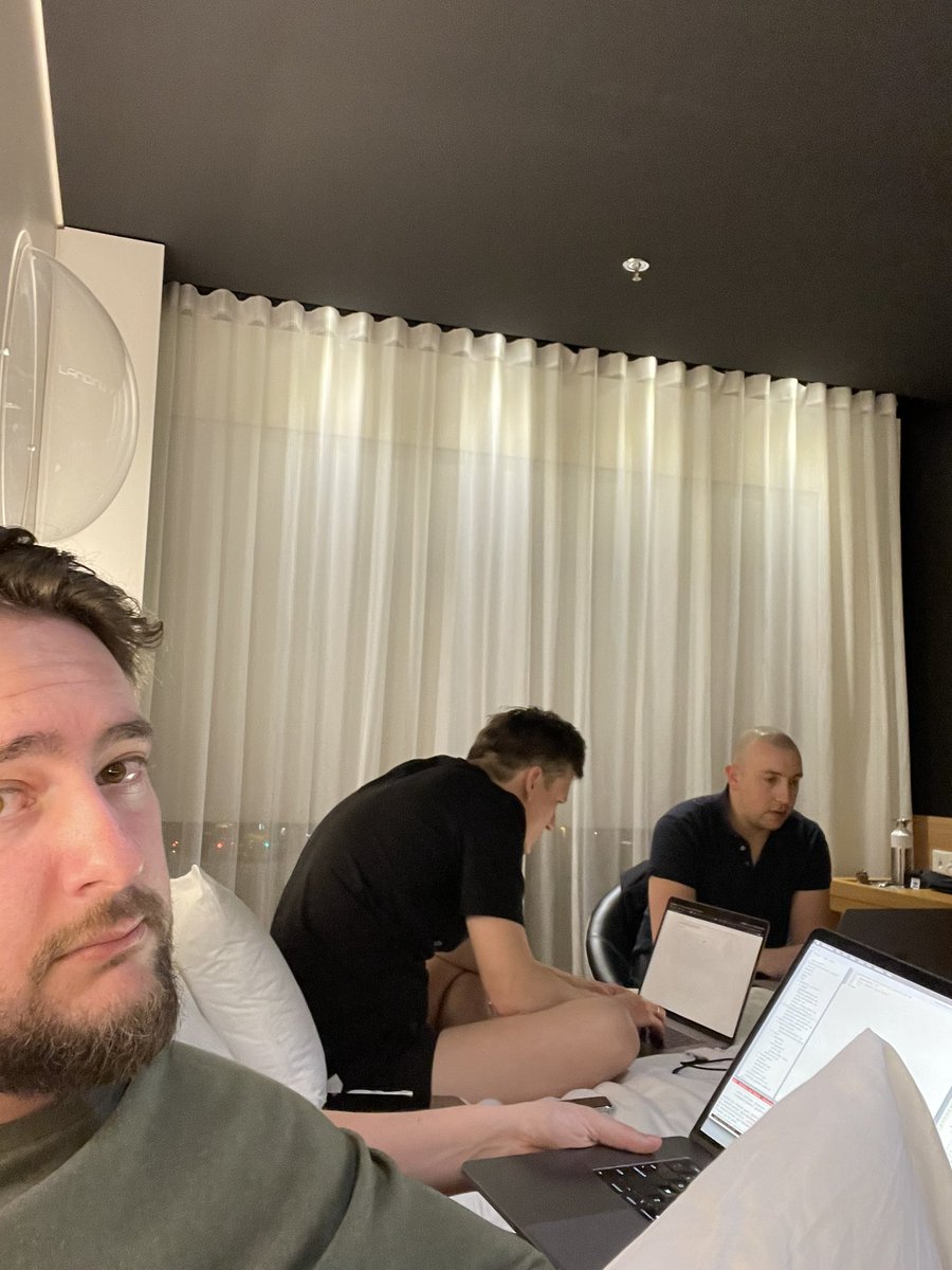DNLZW's tweet photo. We have been working hard towards the release of our #AvalancheSummit hackaton only 1 hour remaining @neverdontgiveu2 @CharifMews  🔺 https://t.co/dpv9qwWigr