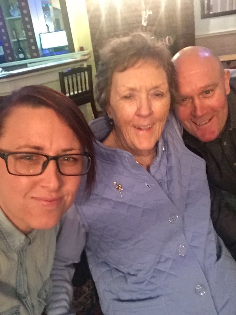 SimpsonGav's tweet photo. Happy Mother’s Day always in me thoughts love Gavin https://t.co/2PZH3TaOVb