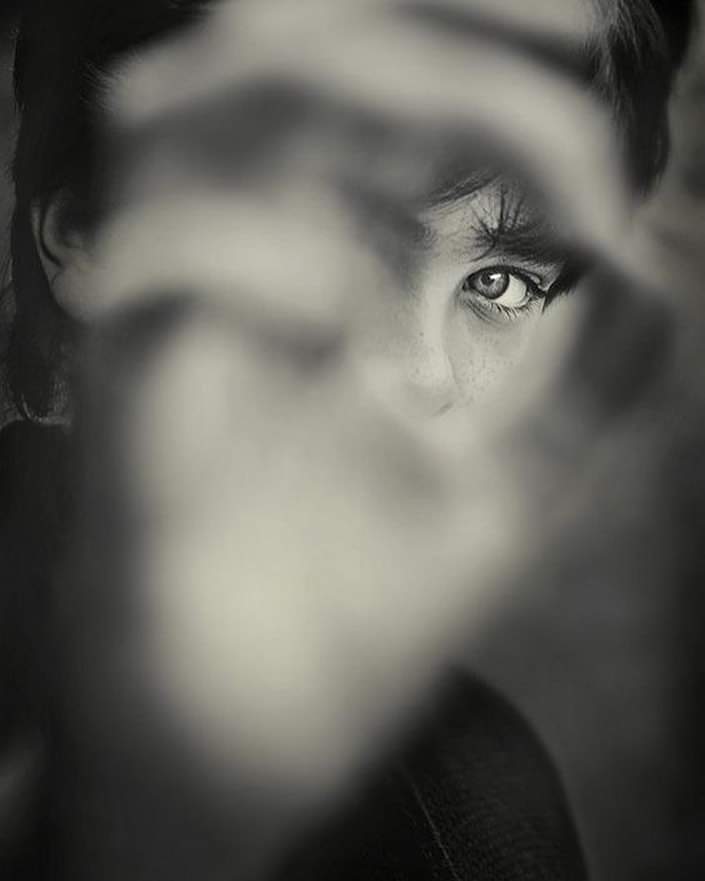 كـما أنـا لم تغيـرني صدمتي بـك
ولـكنها منحتني القوة في مواجهة آمثالك مستقبلاً