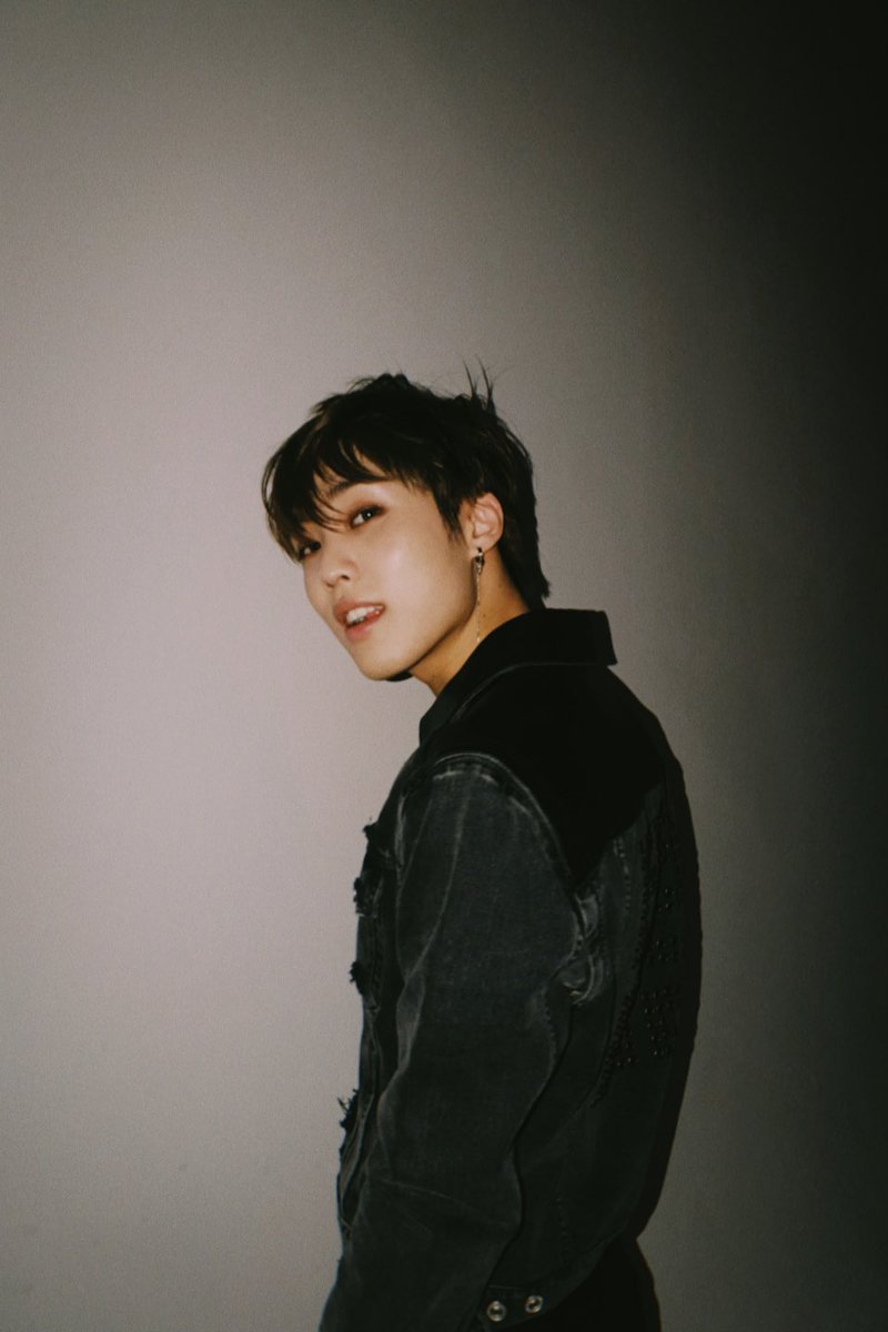 oftbz's tweet photo. The Boyz - Jacob
@WE_THE_BOYZ (200327)
#더보이즈 #TBZ

[제이콥] 새로운 사진 빨리 찍어야겠다.. 😅 i should take some new pics soon.. #butfornow #reveal https://t.co/1fWbRVterx