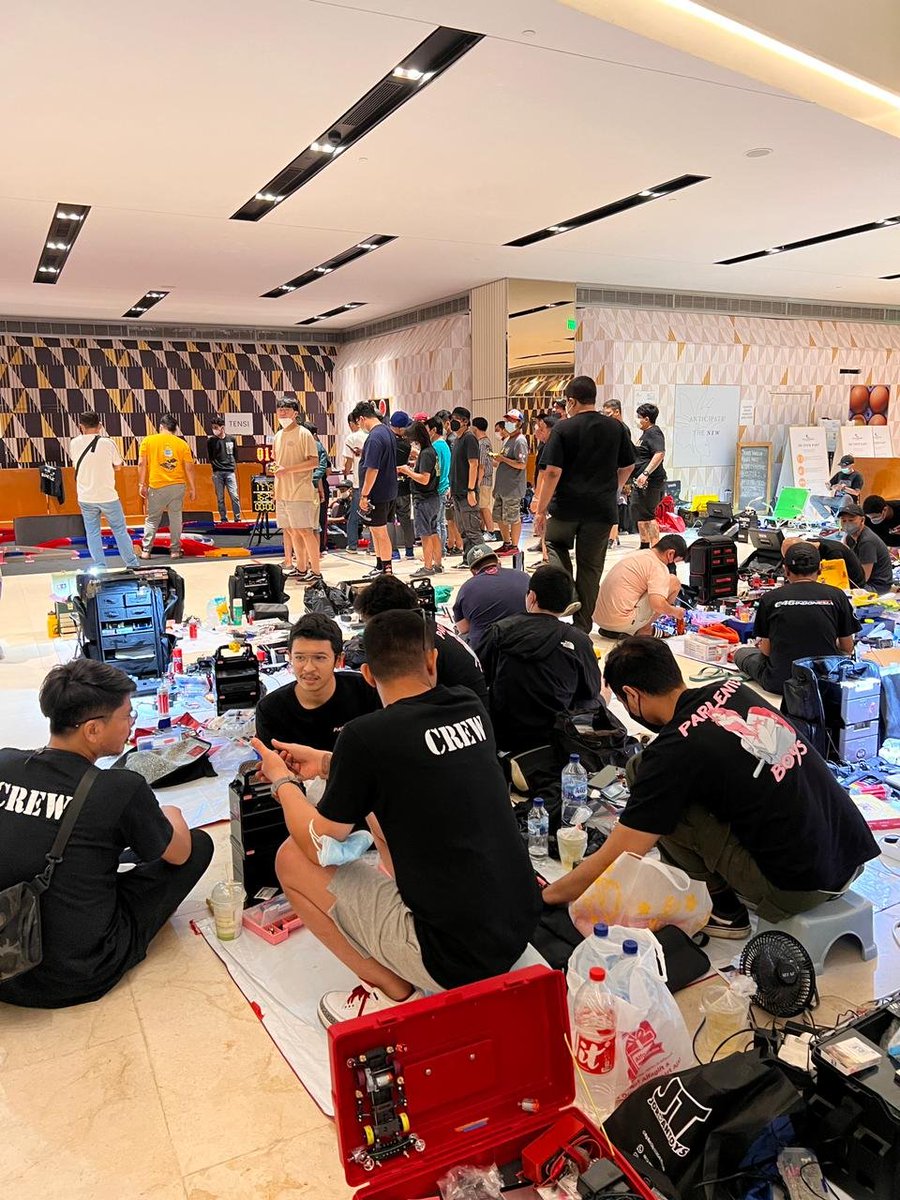 Meemeei_'s tweet photo. Untuk yang lagi di Mall Taman Anggrek nihh bisa tuh mampir mampir, balapan udah mau dimulai yuk gass #TokocryptoxSasana #SiapLebihJuara https://t.co/XMPsC6Fxl6