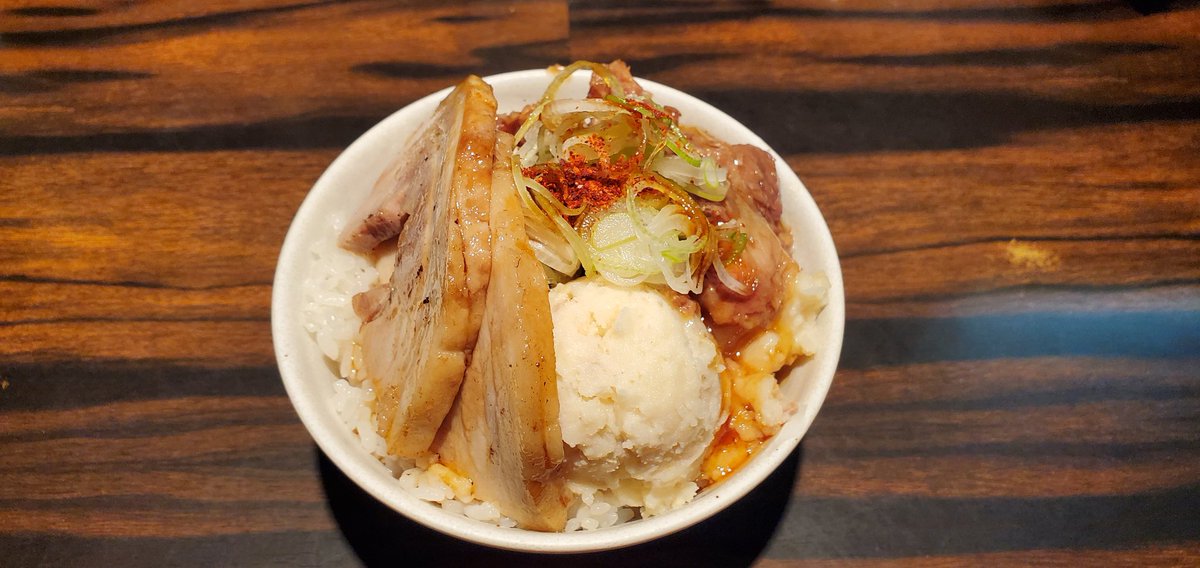 ramenlove122333's tweet photo. (麺)並木商事
ホタテ白湯麺(限定)
並商ごはん
限定のこちらを!
ホタテがでかーい!
げきおにうまし!
#並木商事
#東千葉
#HappyTeaTime https://t.co/IqKckXxZQC
