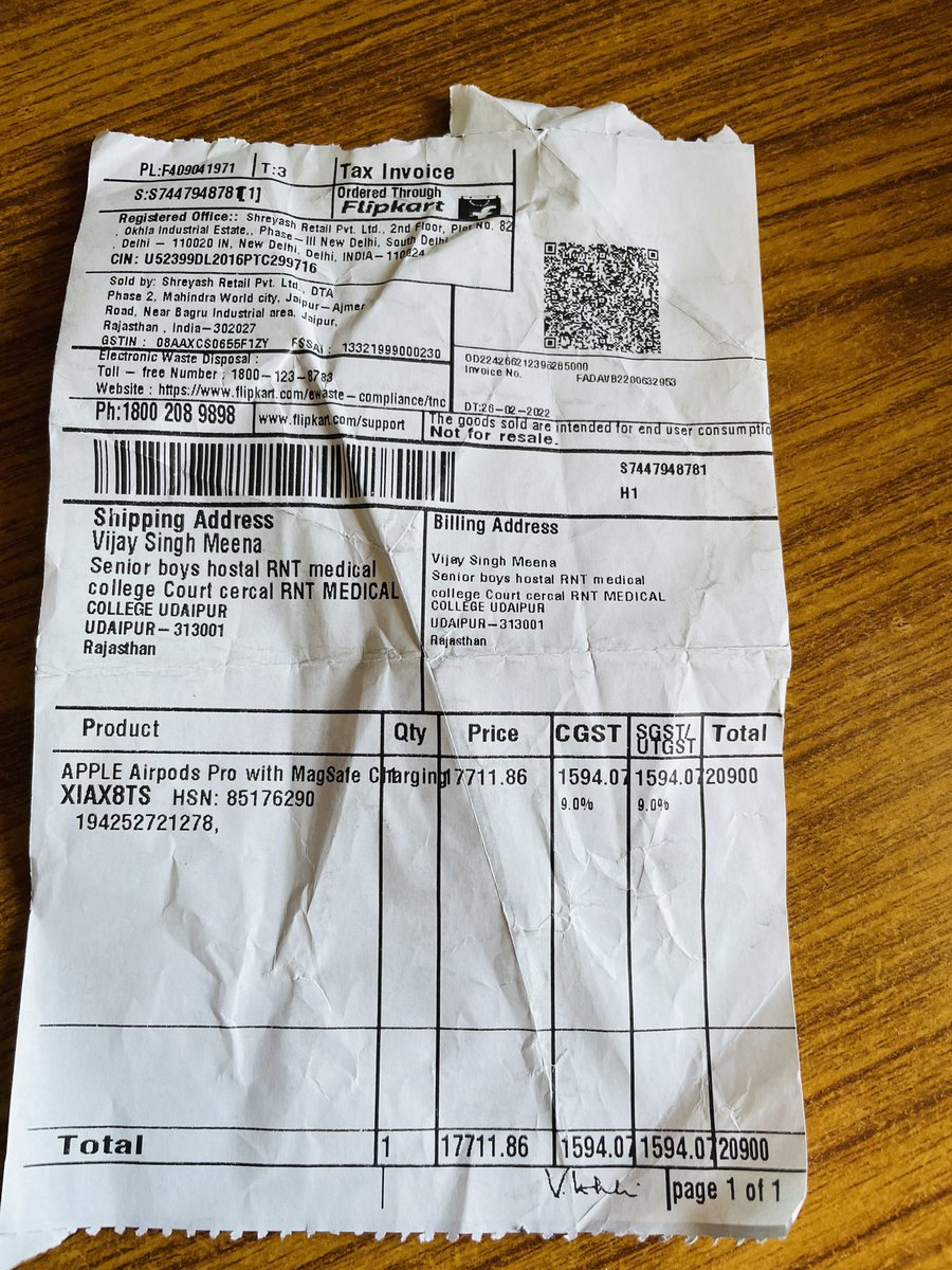 VIJAYMEENAMBBS's tweet photo. i received different parcel from Flipkart but they are saying that refund and replacement is not possible? multiple times i am calling to customer support they didn't respond, Like this way Flipkart making fool .#cheater_flipkart @flipkartsupport @Ekart @Flipkart @jagograhakjago https://t.co/Hi6iIapYdC