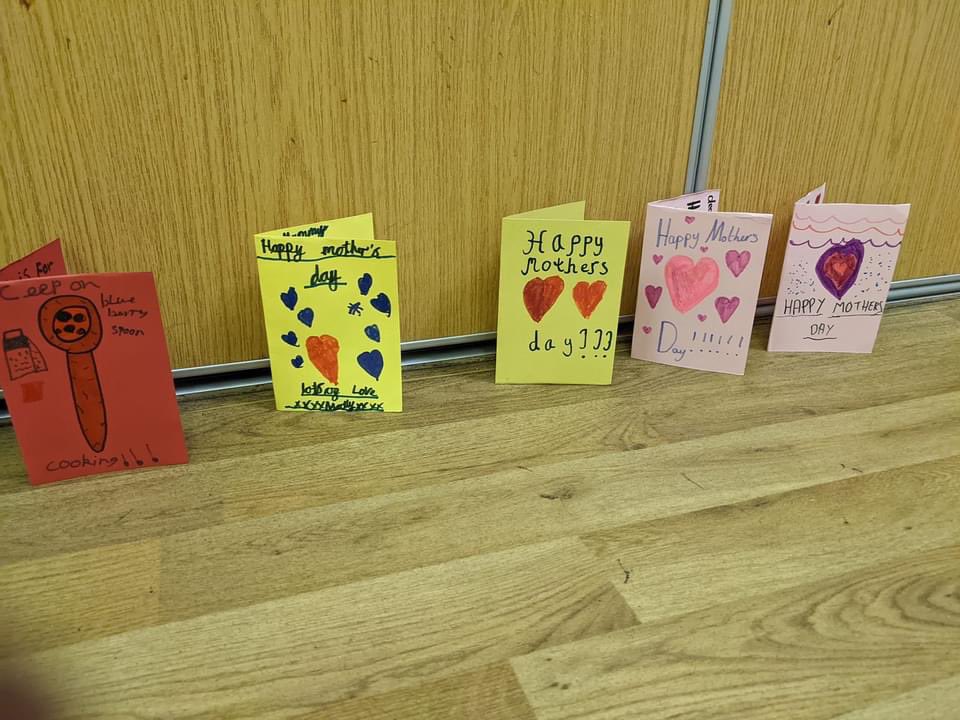 1stCressing's tweet photo. Happy Mothers Day! All our girls have worked hard on gifts and cards! #GirlGuiding https://t.co/xEDXsrgew9
