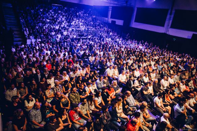 Demain, coup d'envoi du <a href="/maxirires/">Maxi-Rires Festival de Champéry</a> Festival de Champéry ! On a hâte de vous y voir nombreux. 😃 A quel(s) spectacle(s) allez-vous ?

Il reste quelques billets 👉 bit.ly/mrf_billeterie

#regiondentsdumidi #maxirires