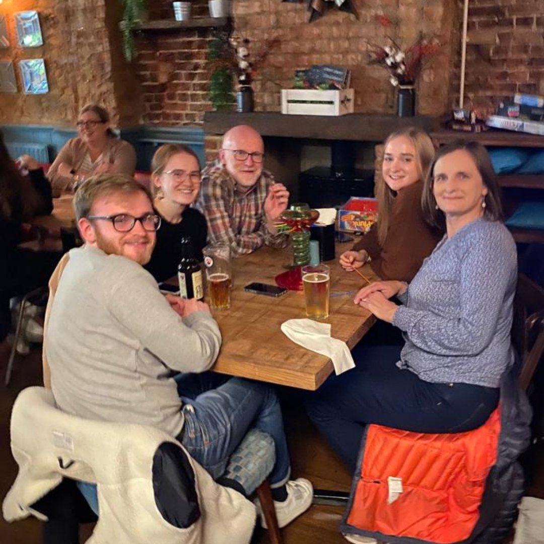 🌻 Happy Mother's Day to all mums!⁠
Today we got you covered! Treat your mum 👑 to a roast feast. Complete it with some games and why not! Let the drinks flow 🍻🥂