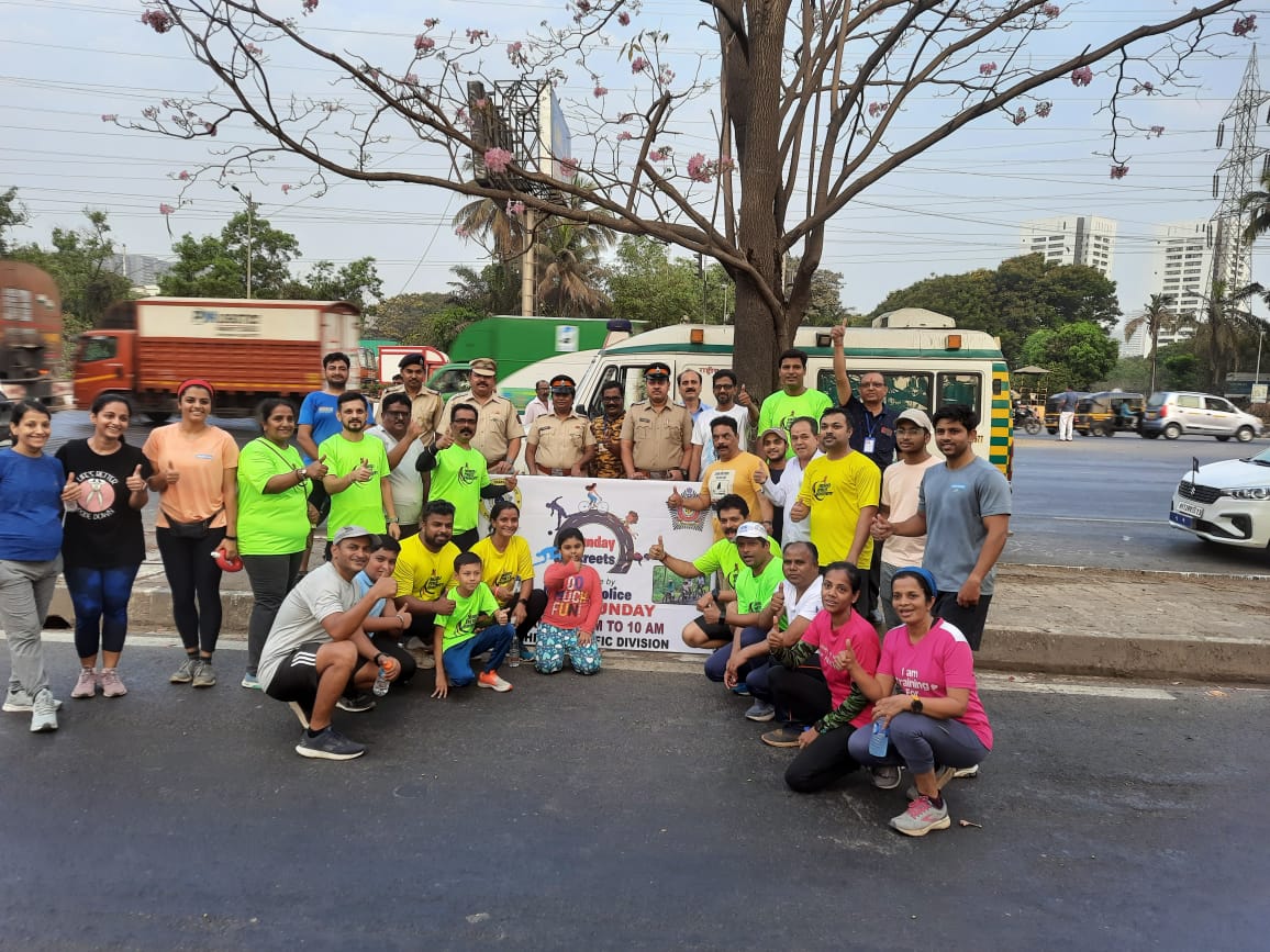 run_anu's tweet photo. Sunday Streets’ is an initiative started by #MumbaiPolice to allow the public to spend some quality time on the roads for recreational activities. Thank u Mumbai Police for this great initiative
#SundayStreets 
#MumbaiPolice
#EEH https://t.co/dxJAabdVhj