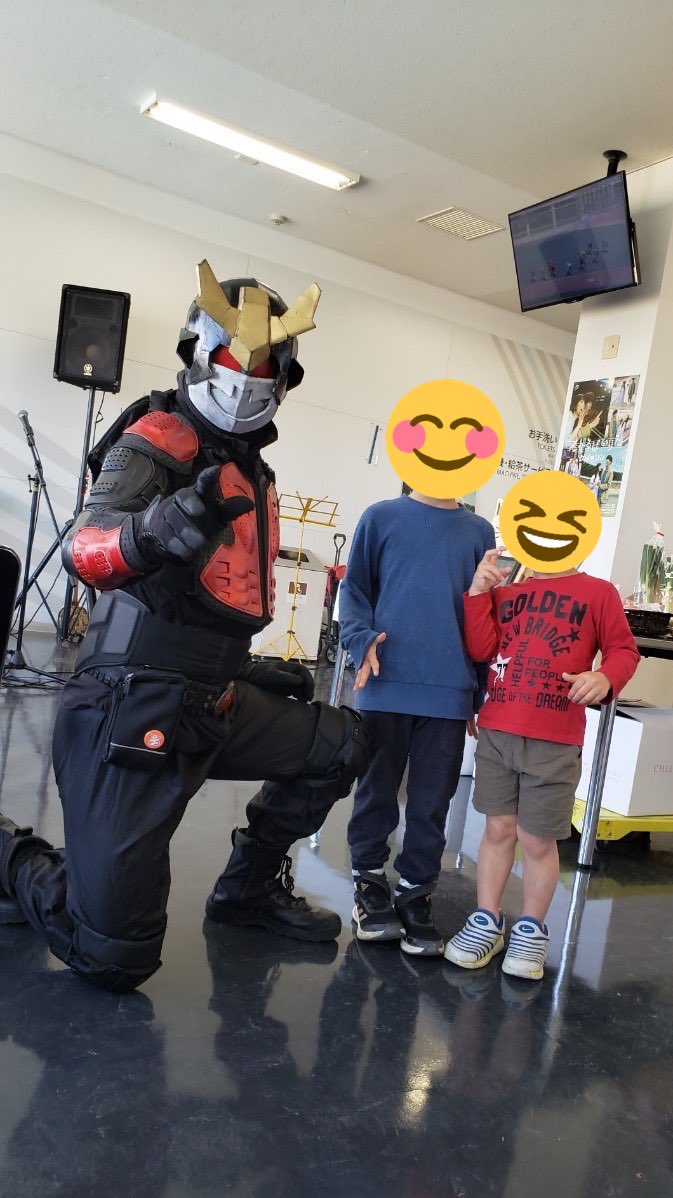 ALSTROEMERIA215's tweet photo. 【活動補足】

今日は沢山の子供たちが遊びに、そしてヒーローショーを観にやってきてくれました😆🎶

心から感謝している、ありがとう。

君たちが僕達の活動を観て何かを感じたり思ってくれることがあれば嬉しい限りだ❗️ https://t.co/r9jiANjDgA